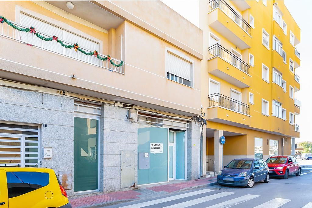 LOCAL EN VENTA EN CHURRA