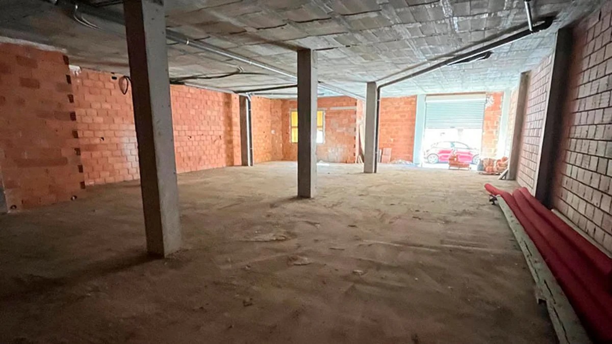 Magnifico Local en Alhama de Murcia