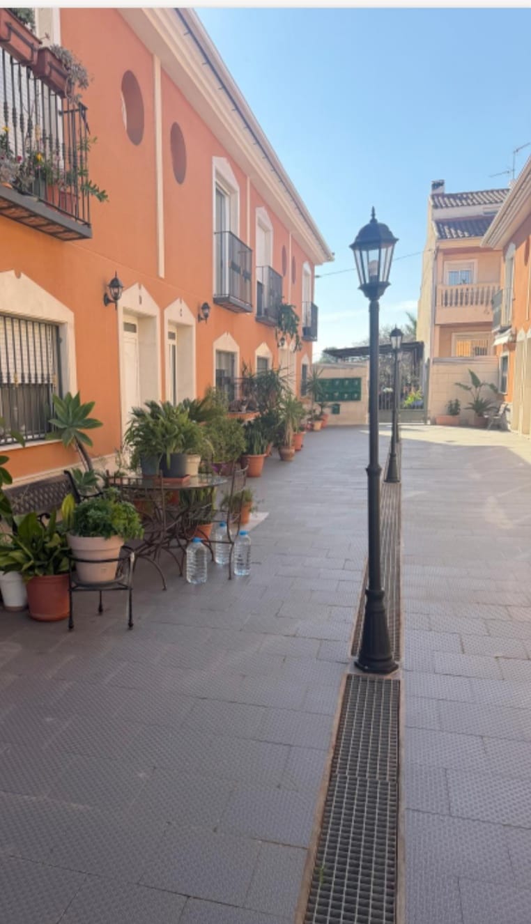 CASA DE 182 M2 EN ALCANTARILLA