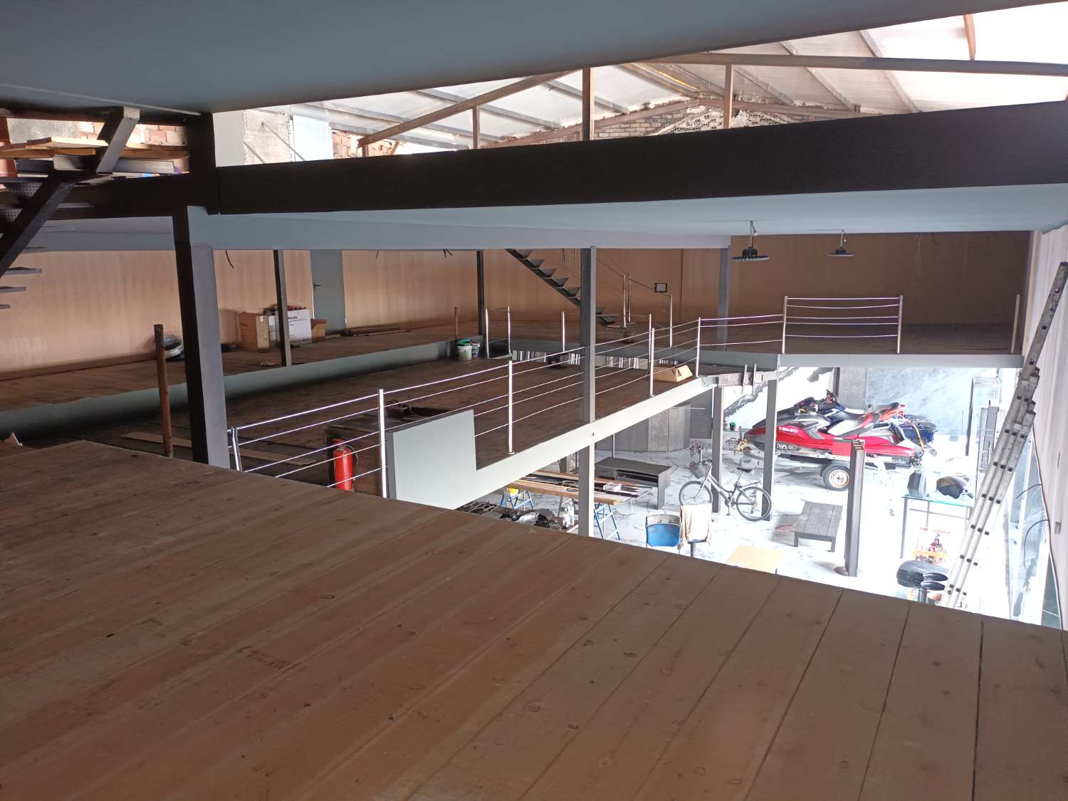 Local con magnifica Tienda Exposición en Avenida de Murcia