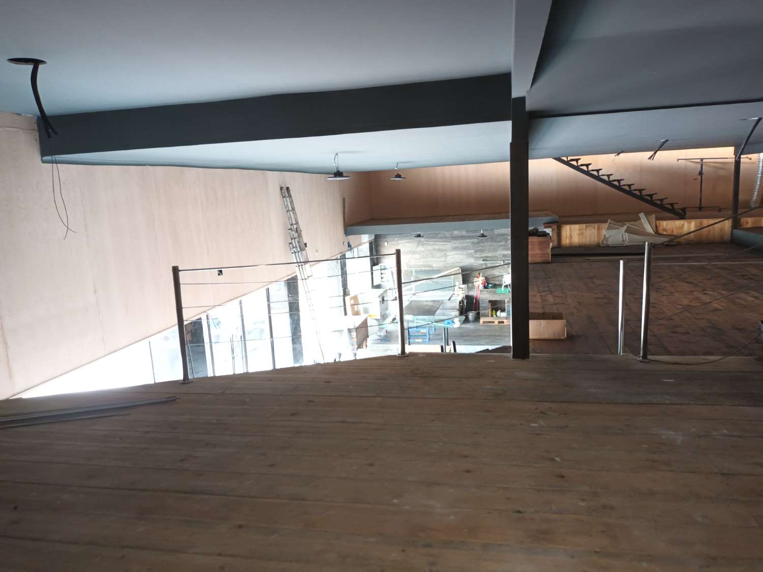 Local con magnifica Tienda Exposición en Avenida de Murcia