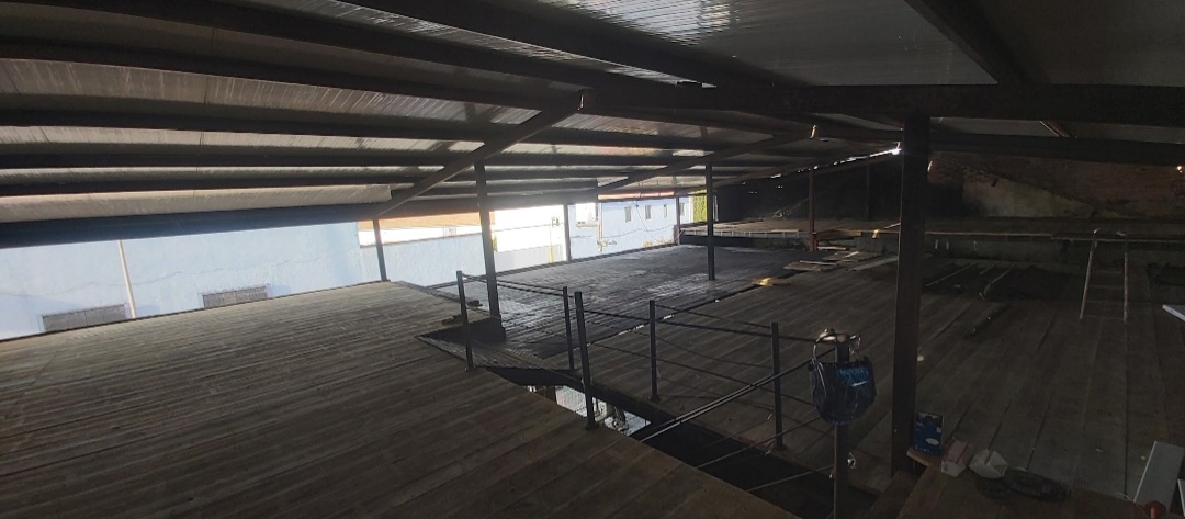 Local con magnifica Tienda Exposición en Avenida de Murcia