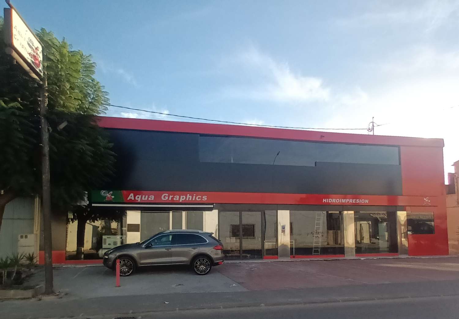 Local con magnifica Tienda Exposición en Avenida de Murcia