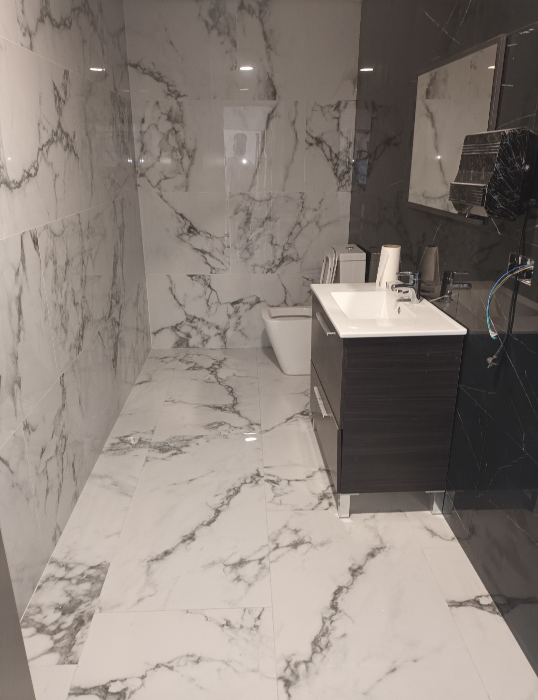 Local con magnifica Tienda Exposición en Avenida de Murcia