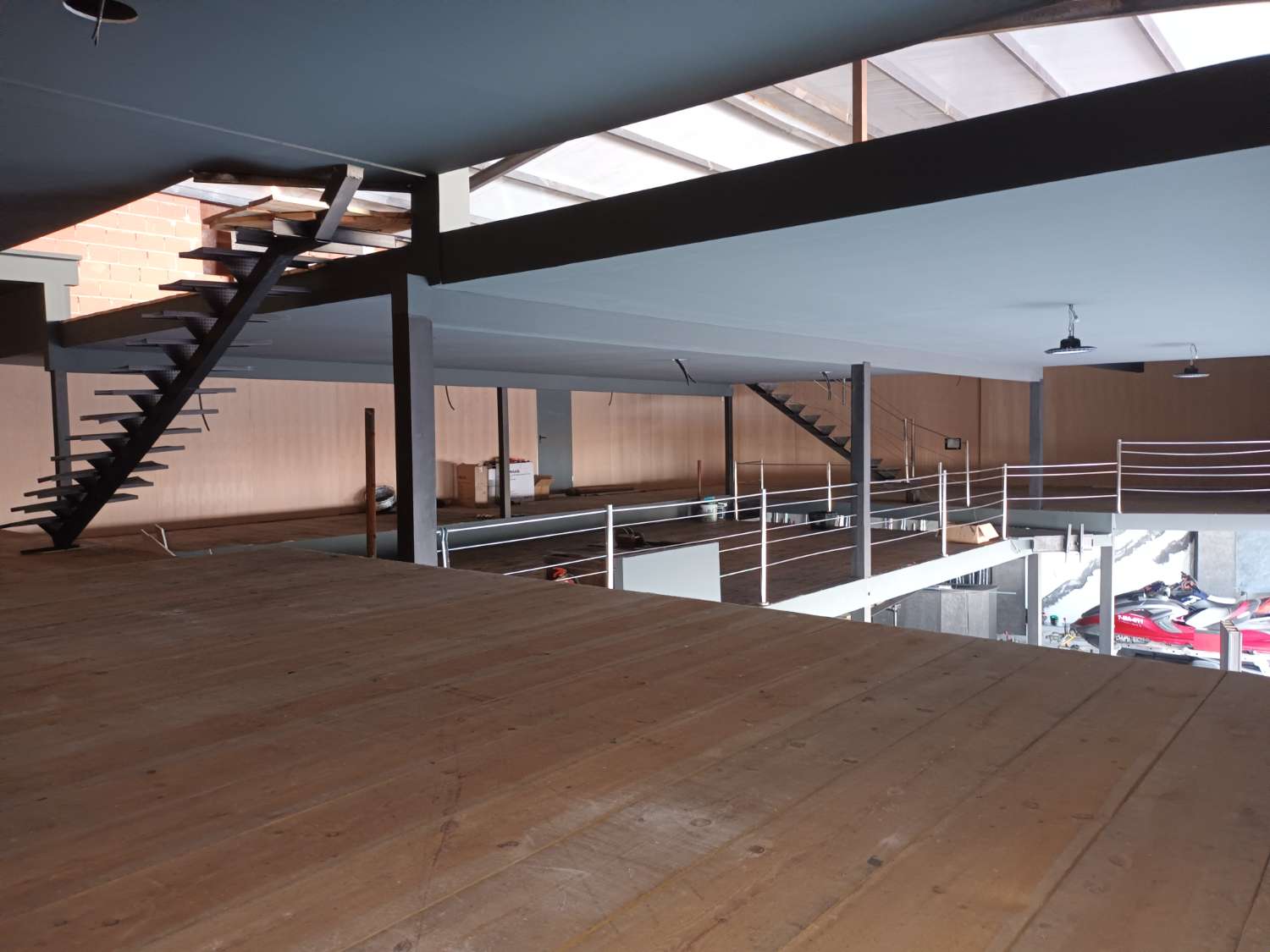 Local con magnifica Tienda Exposición en Avenida de Murcia