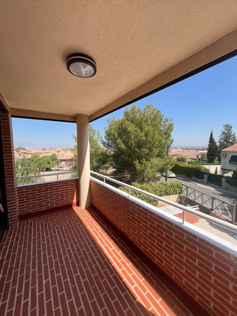 Chalet con piscina en Las Torres de Cotillas (Murcia)