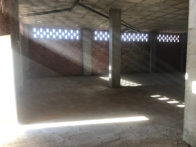 LOCAL EN VENTA A 5 MINUTOS DEL HOSPITAL LA ARRIXACA EN EL PALMAR (MURCIA)