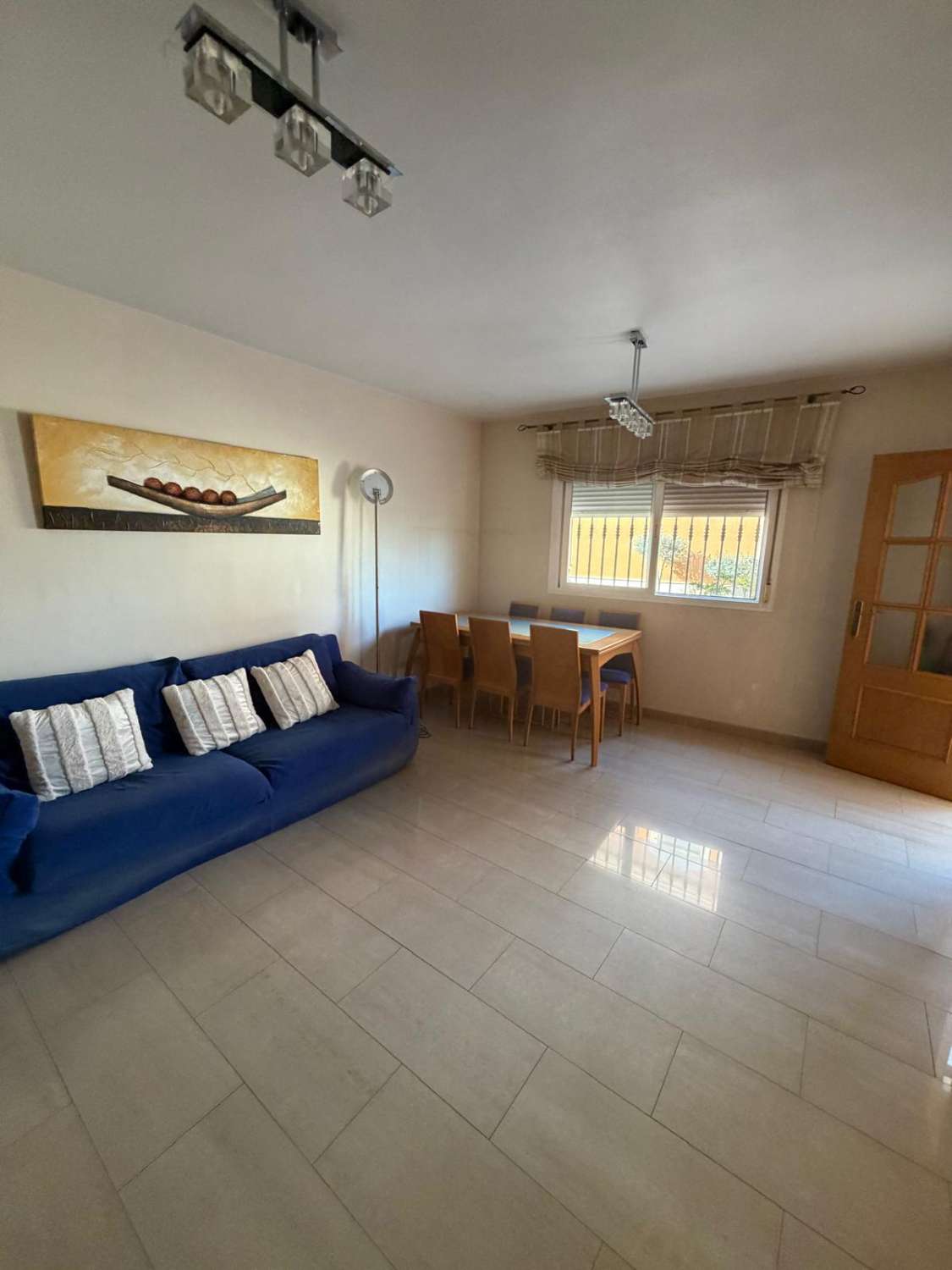 CASA DE 182 M2 EN ALCANTARILLA