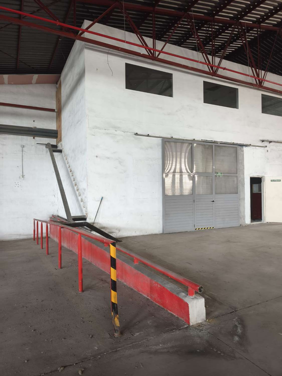 Magnifica Nave Industrial en parcela de 11879m2 en Molina de Segura